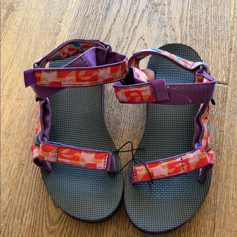 Teva Purple‎ and Multicolor Sandals women’s 7